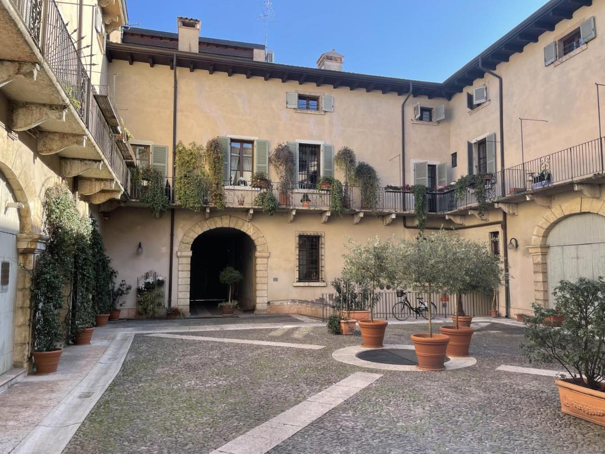Antiche Colonne Suite Verona Bagian luar foto